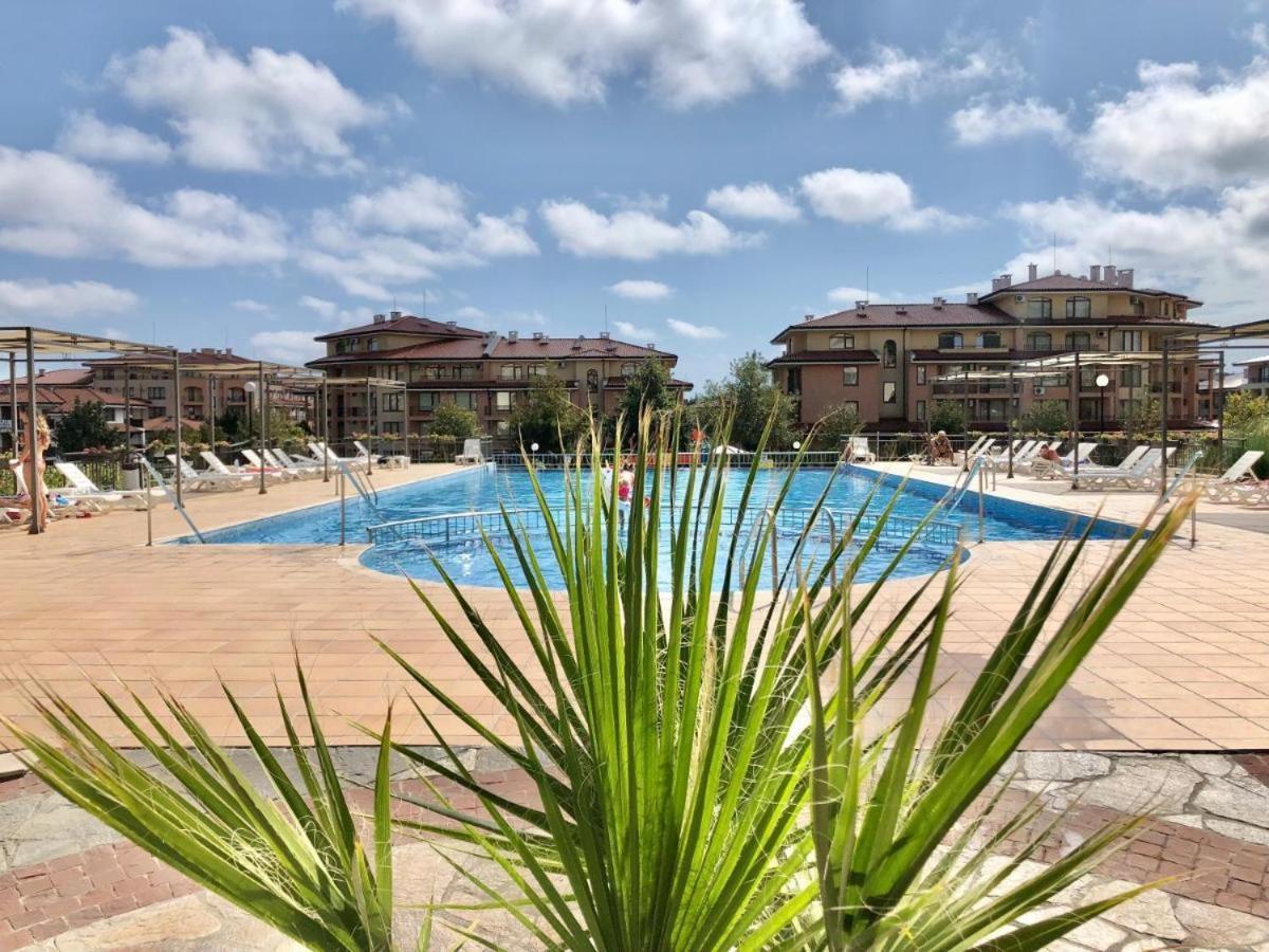 Charming Studio In Sorrento Sole Mare Sveti Vlas Luaran gambar