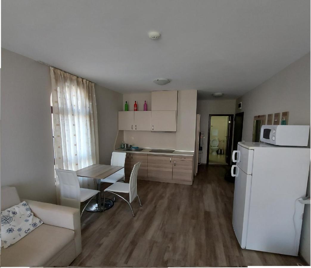 Charming Studio In Sorrento Sole Mare Sveti Vlas Luaran gambar