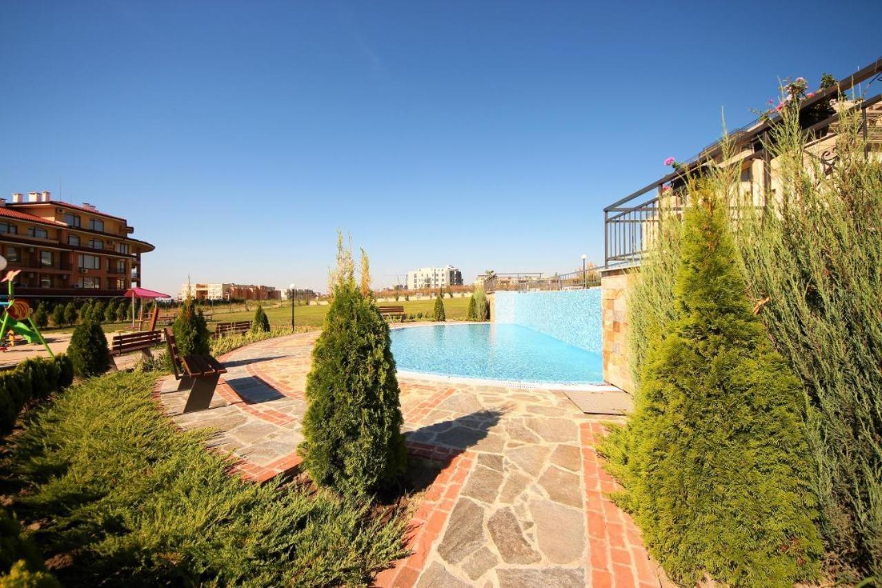 Charming Studio In Sorrento Sole Mare Sveti Vlas Luaran gambar